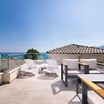 Semiramis Luxury Ξενοδοχείο με διαμερίσματα 3*