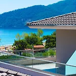 Ξενοδοχείο με διαμερίσματα Semiramis Luxury 3*