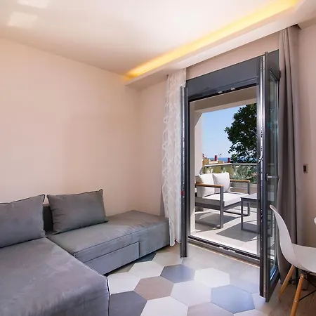 Aparthotel Semiramis Luxury *