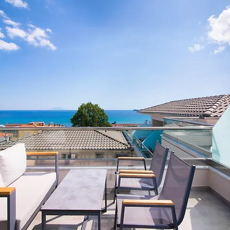 Semiramis Luxury 아파트호텔 3*