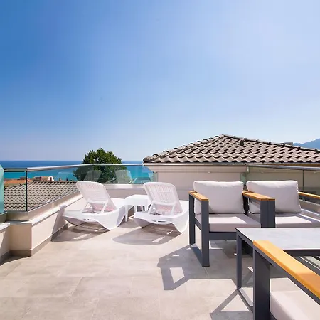Semiramis Luxury 아파트호텔 3*