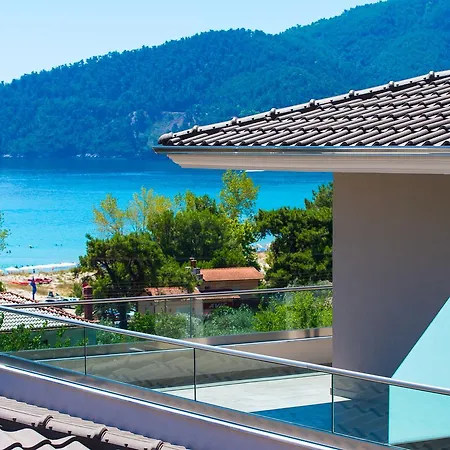 아파트호텔 Semiramis Luxury 3*