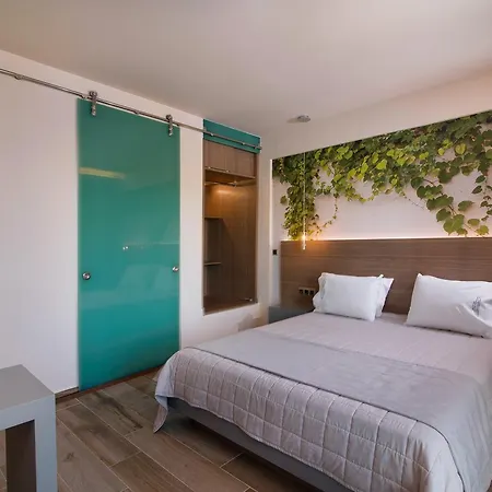 アパートホテル Semiramis Luxury 3*