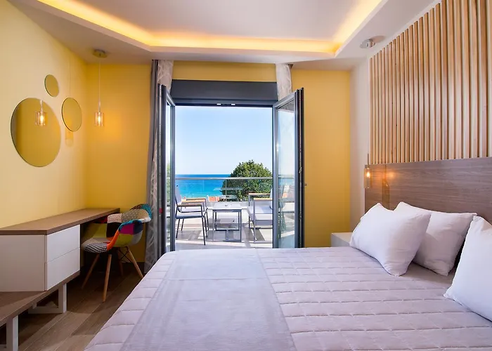 Lägenhetshotell Semiramis Luxury 3*