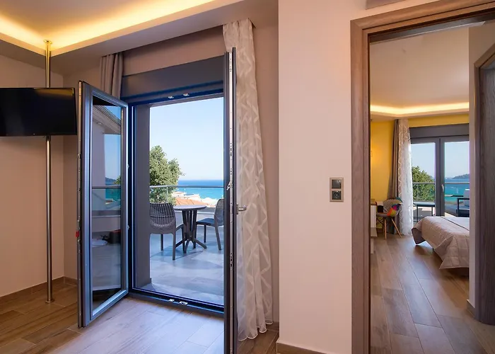 Lägenhetshotell Semiramis Luxury 3*