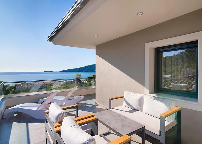 Lägenhetshotell Semiramis Luxury 3*