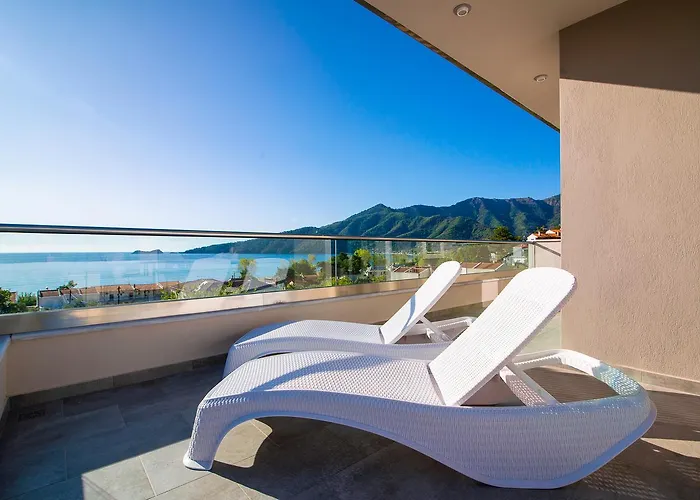 Ξενοδοχείο με διαμερίσματα Semiramis Luxury 3*