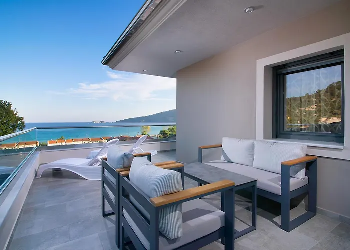 Ξενοδοχείο με διαμερίσματα Semiramis Luxury 3*