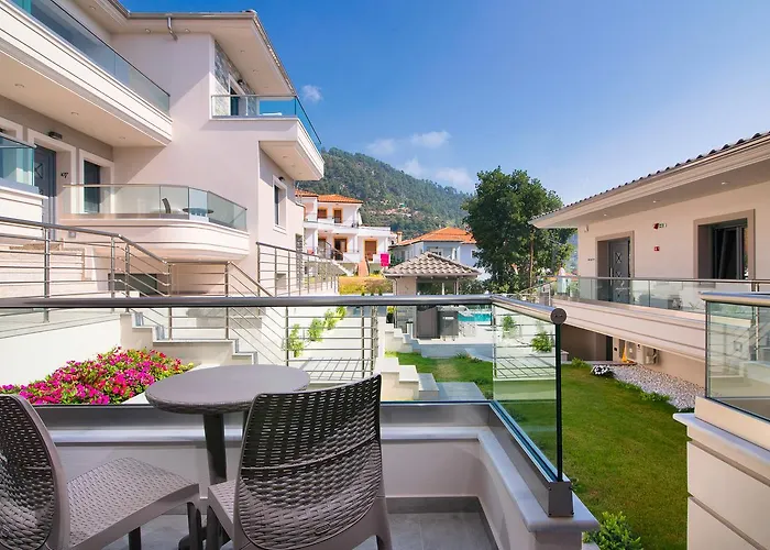 Semiramis Luxury 3* Chrisi Ammoudia