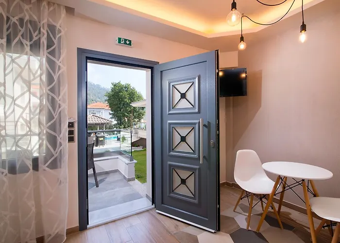 Ξενοδοχείο με διαμερίσματα Semiramis Luxury