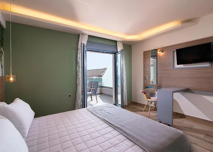 Lägenhetshotell Semiramis Luxury 3*