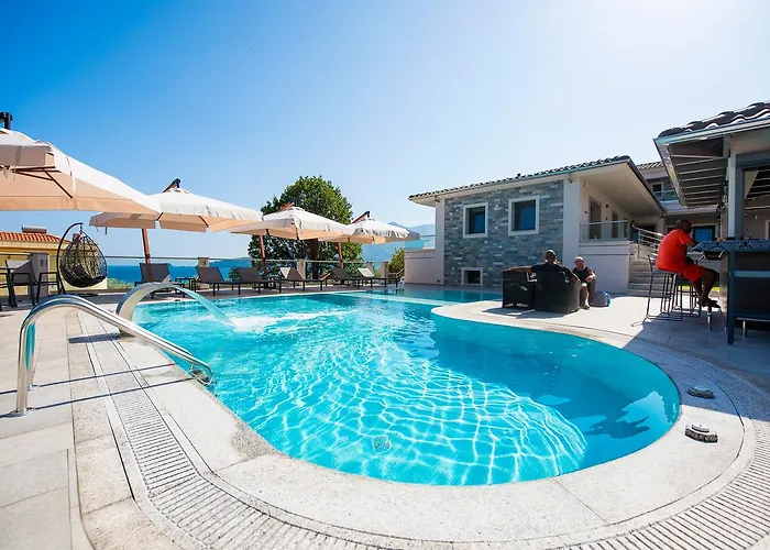 Lägenhetshotell Semiramis Luxury 3*