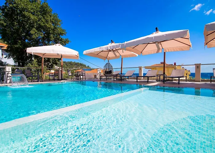 Semiramis Luxury Lägenhetshotell 3*