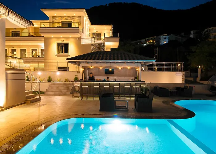 Lägenhetshotell Semiramis Luxury 3*