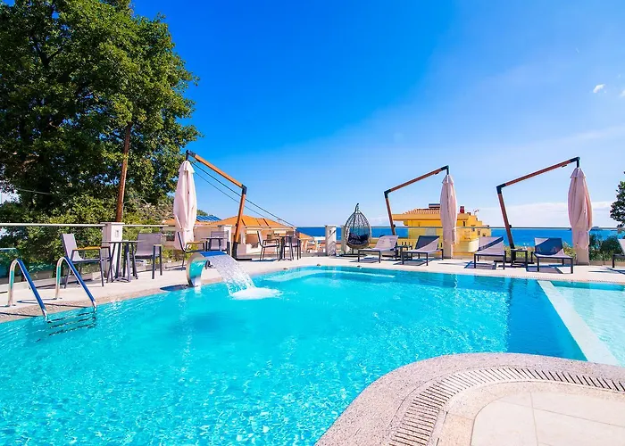 Lägenhetshotell Semiramis Luxury 3*